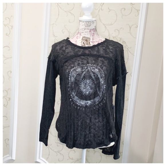 NWT Bloomingdales gray light sweater M - Picture 2 of 5